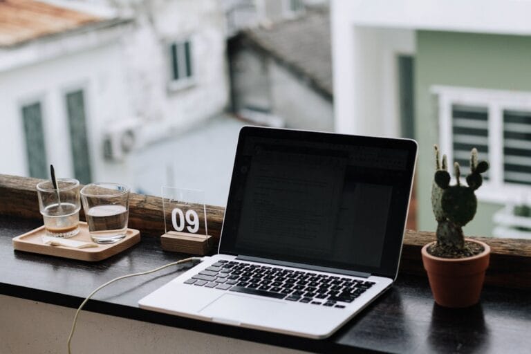 Mehr über den Artikel erfahren Wie du deine Online-Präsenz mit Blogging verbesserst