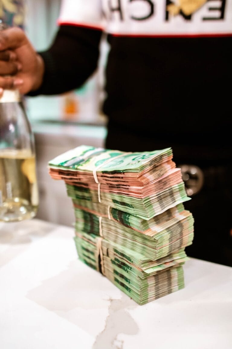 Mehr über den Artikel erfahren Warum die Reichen immer reicher werden – und was du daraus lernen kannst