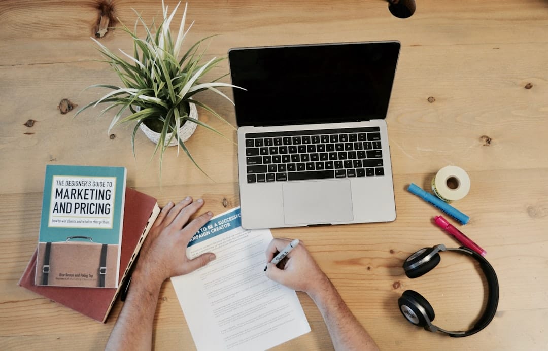 Mehr über den Artikel erfahren Marketing ohne Funnel-Fetisch: Wie Klarheit mehr verkauft als Technik